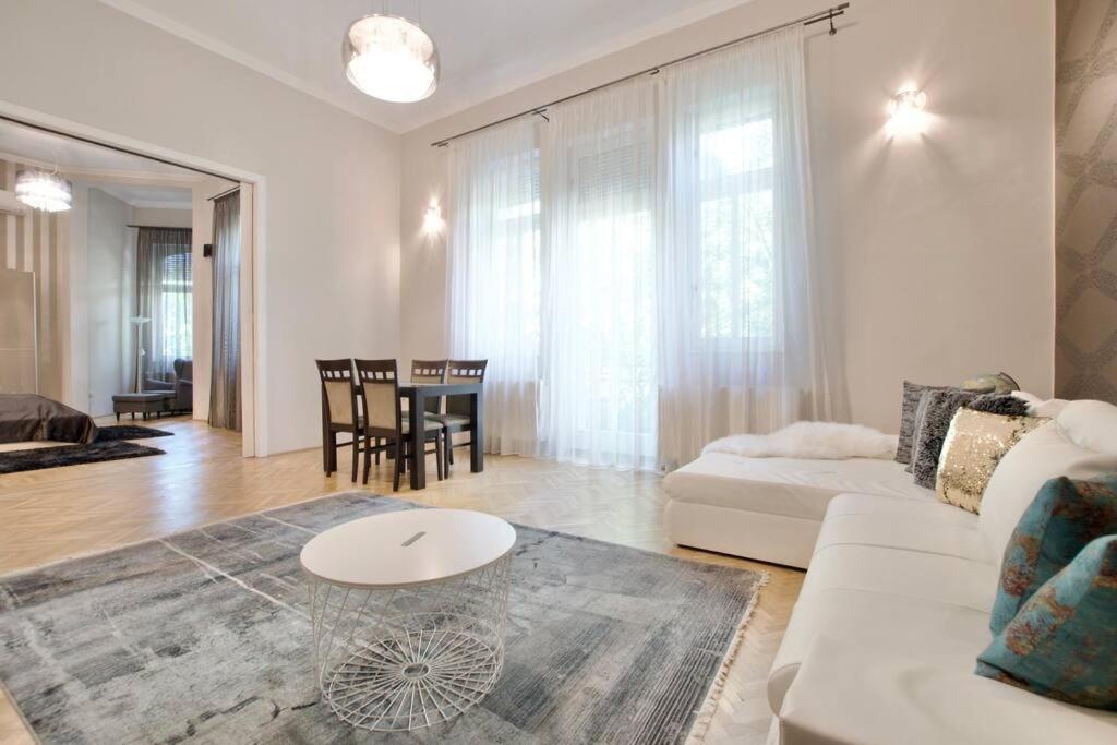 Premium Apartment By Hi5 - Lendvay Palace Budapest Kültér fotó